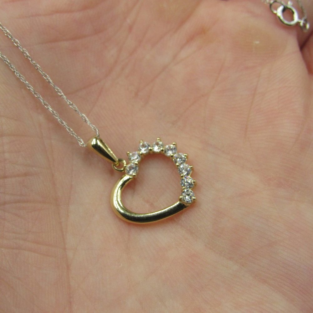 18" 10K Gold Cubic Zirconia Diamond Heart Necklace - Picture 3 of 7